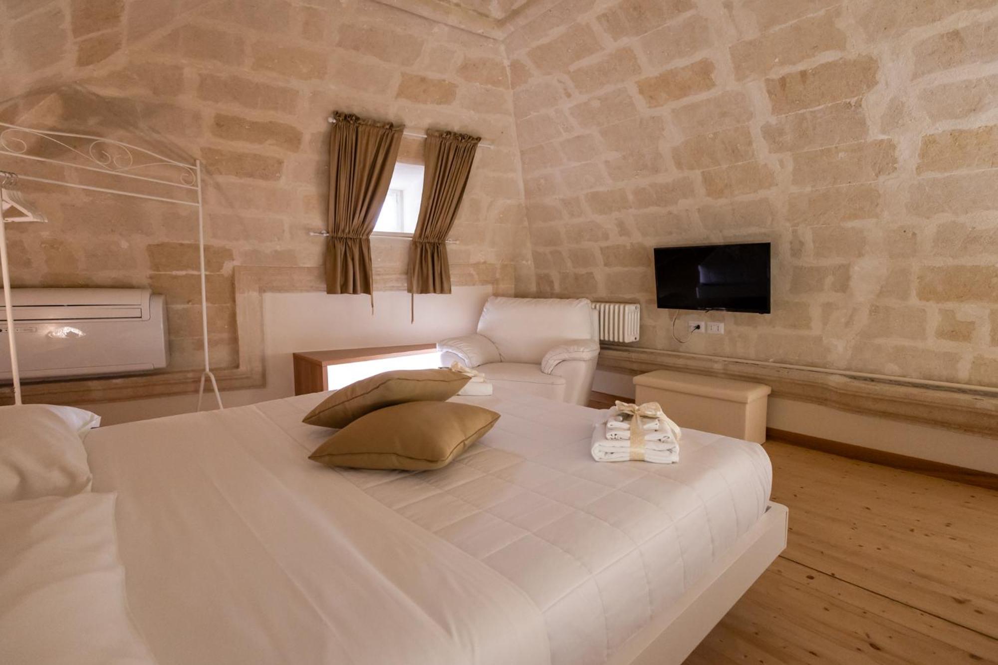 Antica Dimora Storica La Finestra Sul Campanile Villa Matera Bagian luar foto