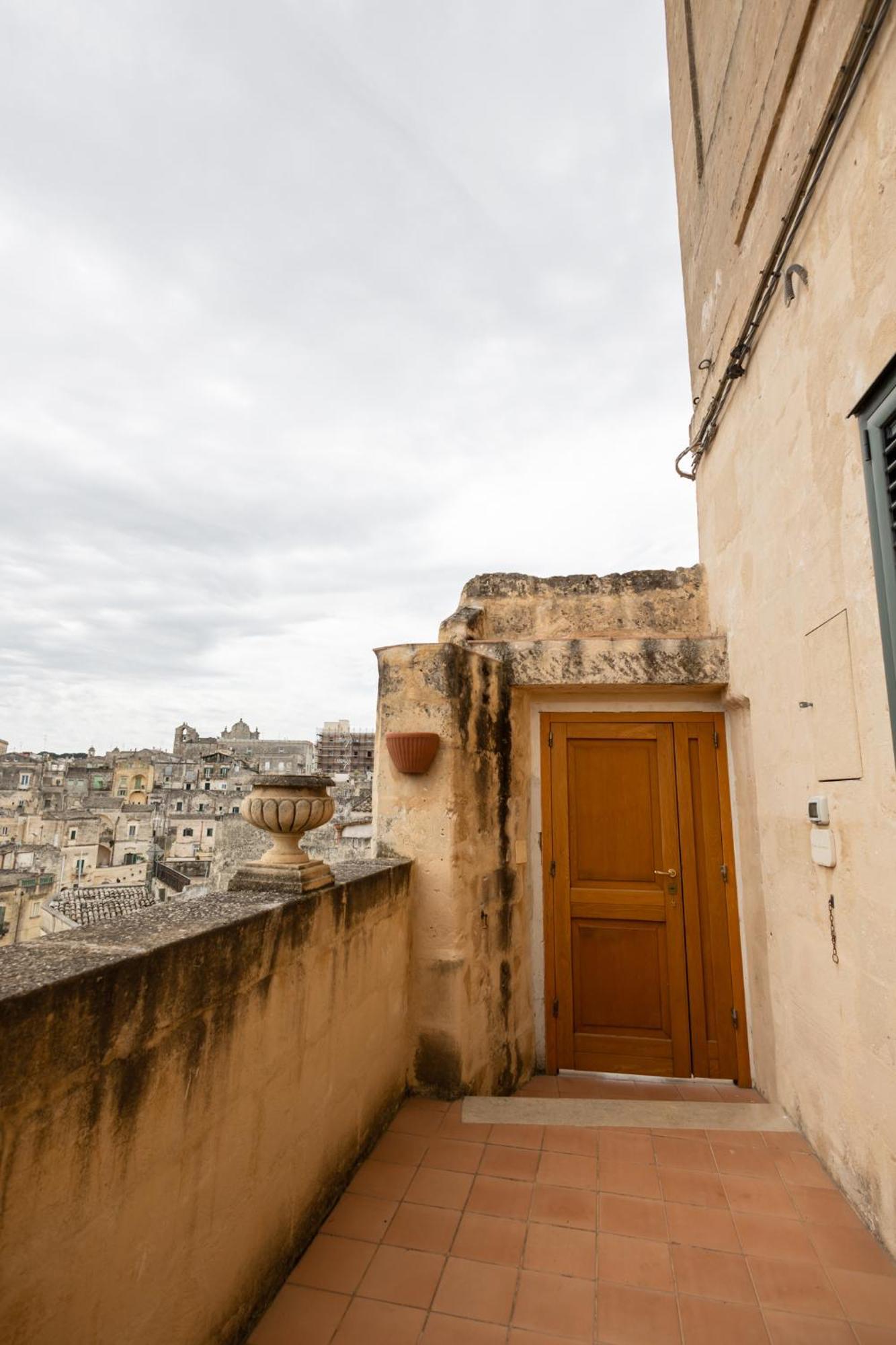 Antica Dimora Storica La Finestra Sul Campanile Villa Matera Bagian luar foto