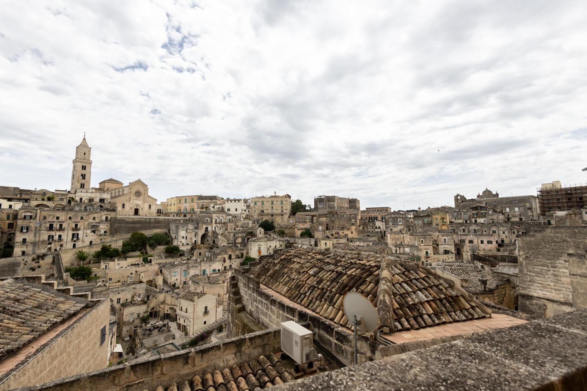 Antica Dimora Storica La Finestra Sul Campanile Villa Matera Bagian luar foto