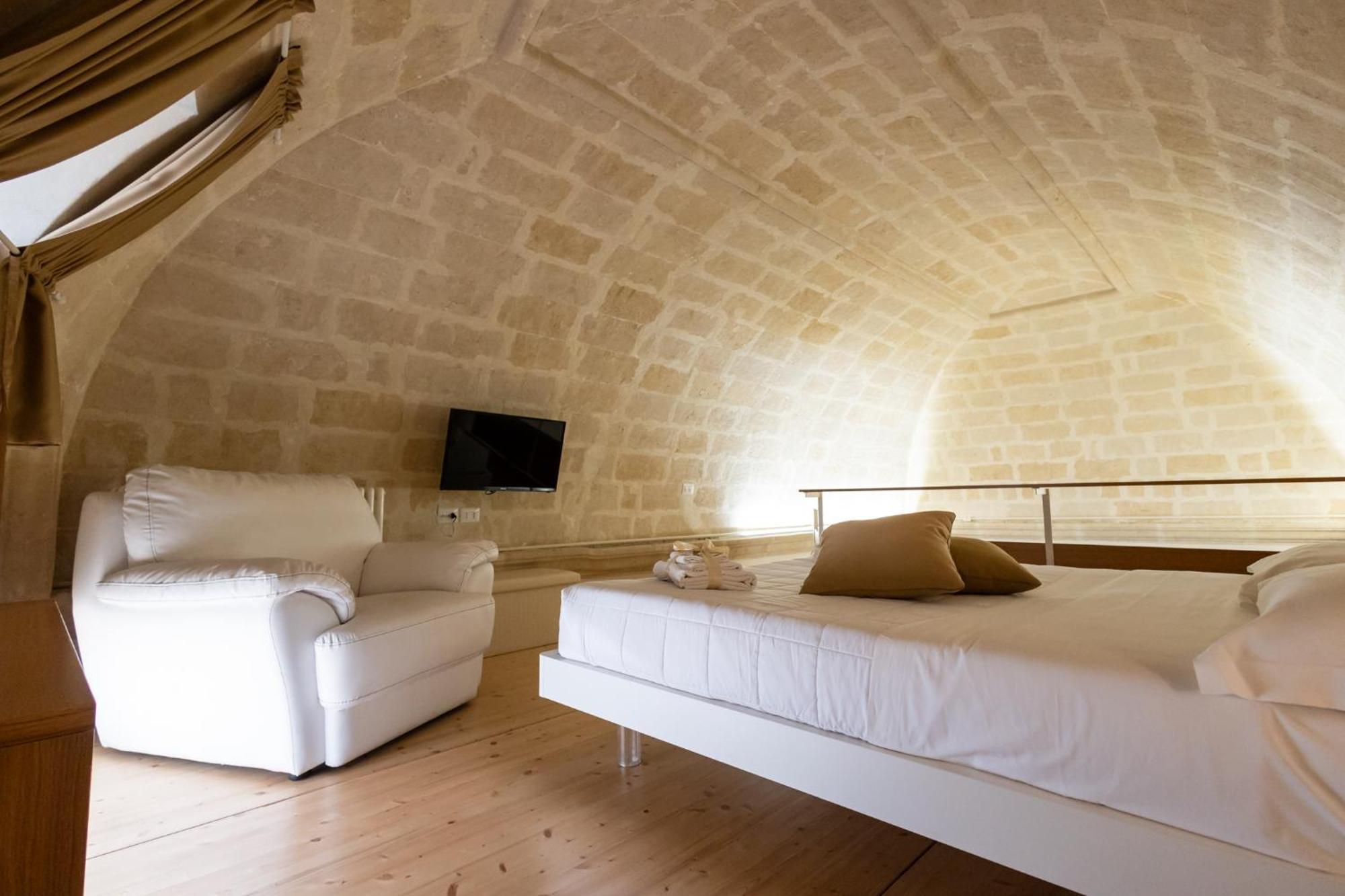 Antica Dimora Storica La Finestra Sul Campanile Villa Matera Bagian luar foto