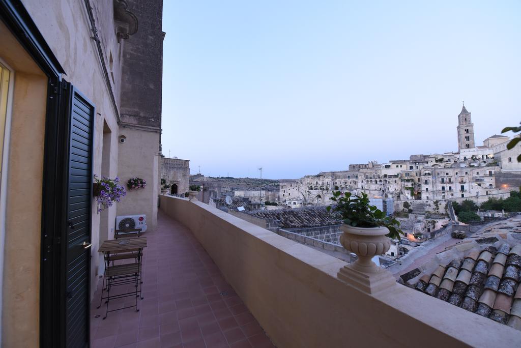 Antica Dimora Storica La Finestra Sul Campanile Villa Matera Bagian luar foto